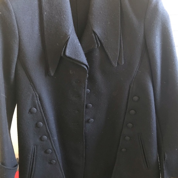 Fendi coat/jacket hardly used. Meant for petite person - Picture 3 of 3